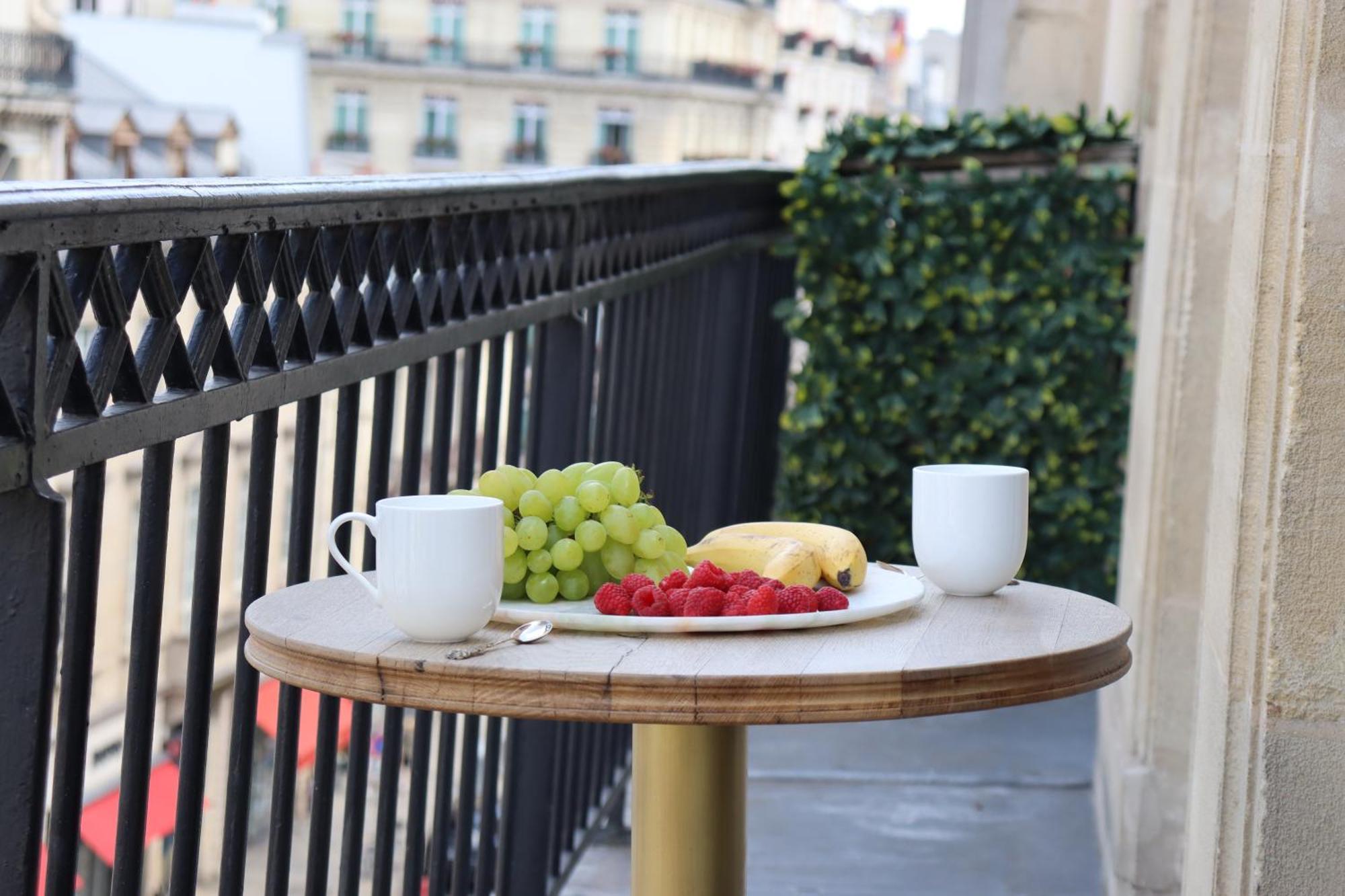 Luxueux Appartement Avec Balcon, Champs Elysees Paris Exterior photo