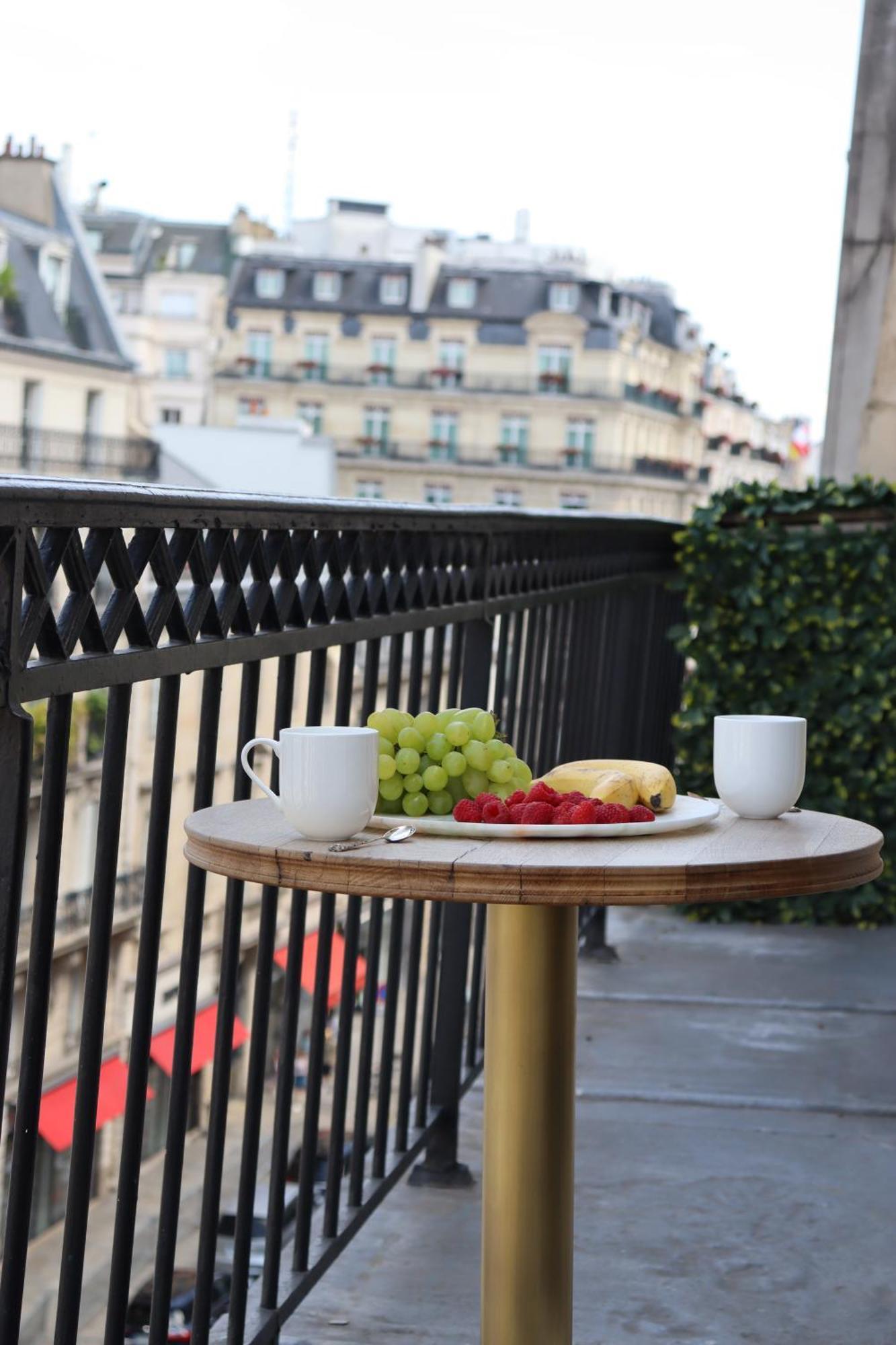 Luxueux Appartement Avec Balcon, Champs Elysees Paris Exterior photo