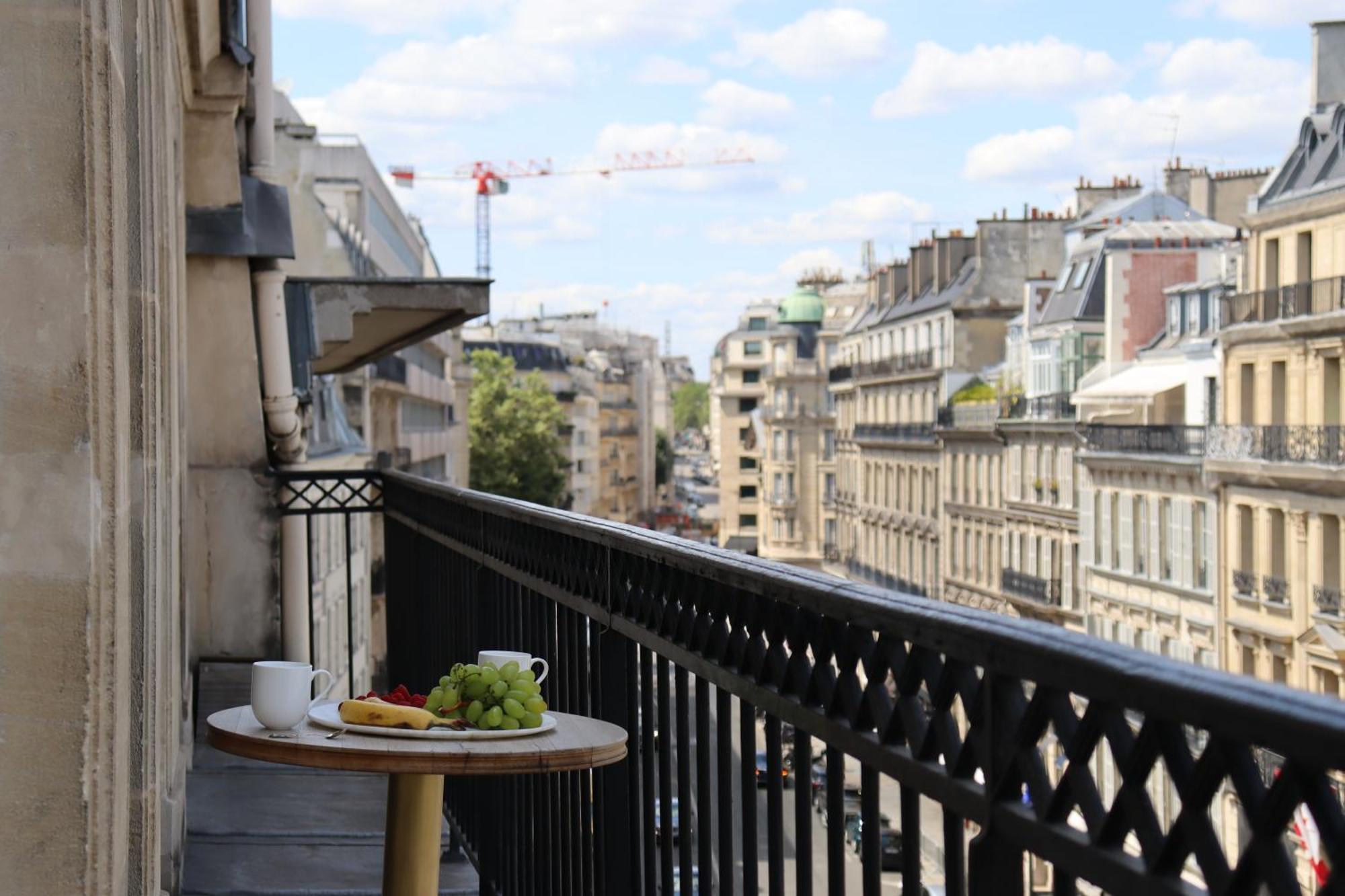 Luxueux Appartement Avec Balcon, Champs Elysees Paris Exterior photo